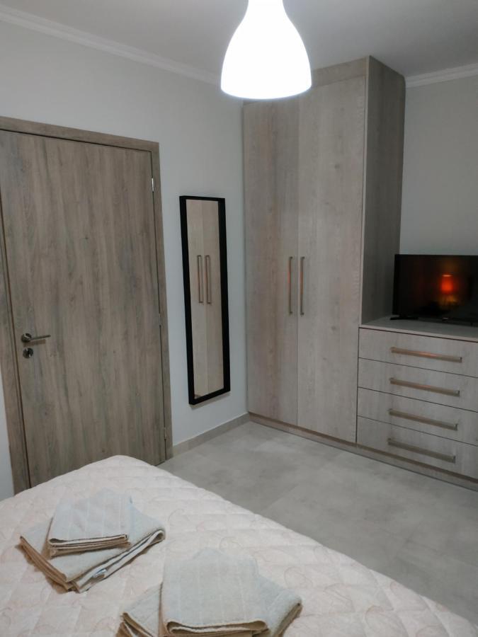 Arxontia 2 Apartment Kalamata Bagian luar foto