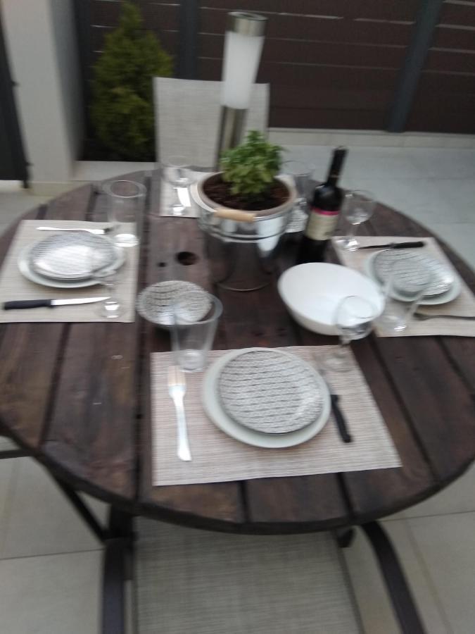 Arxontia 2 Apartment Kalamata Bagian luar foto
